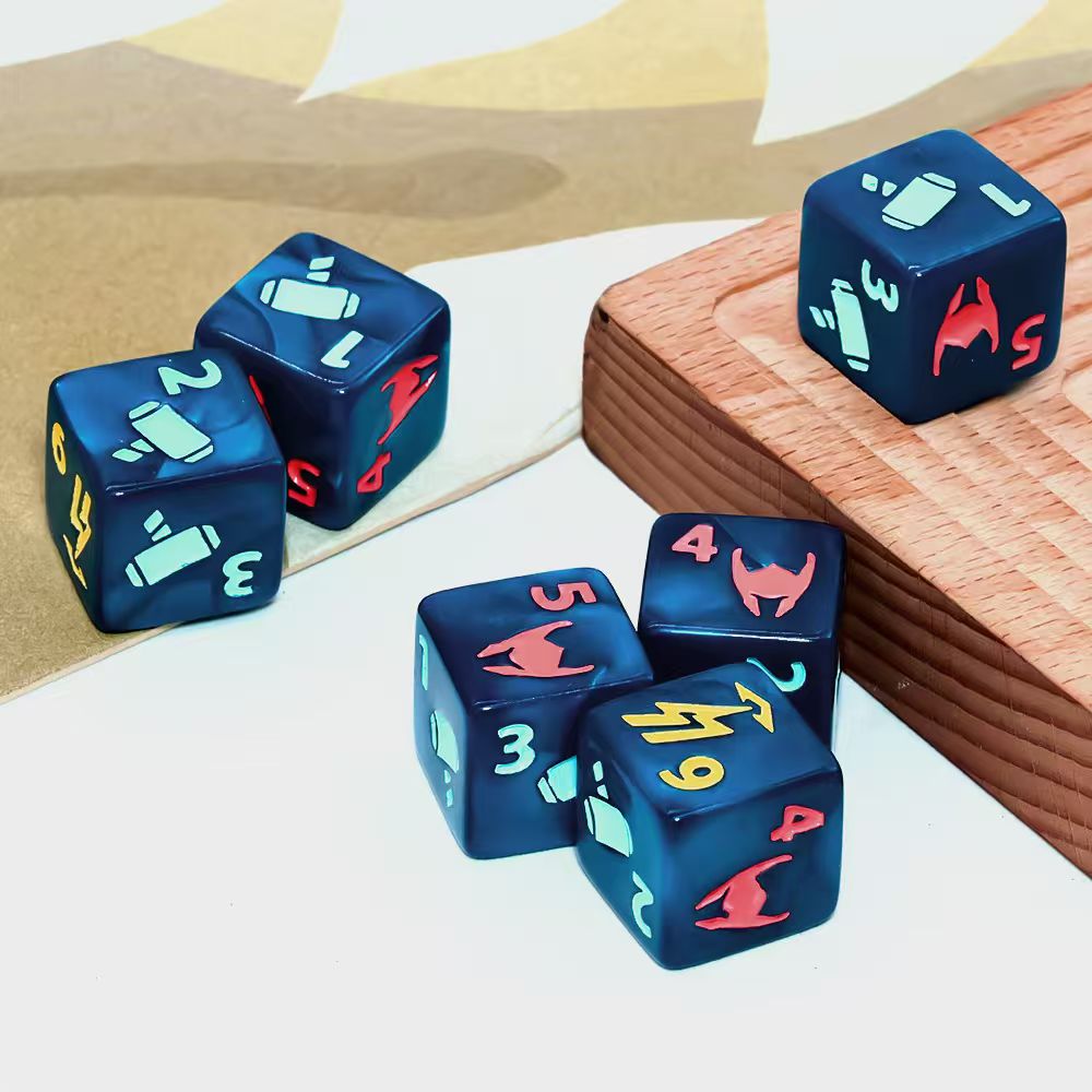 6 blauwgroene heldendobbelsten - Desk Setup Game recensie en prijs